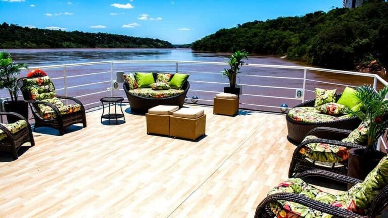 From Foz do Iguaçu: Sunset Catamaran Tour with Meal - Boarding Kattamaram II: A/C, bar, and dinner without the hassle
