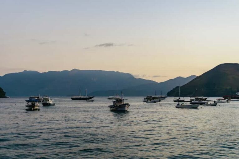 From Rio de Janeiro: Angra dos Reis Boat Trip with Lunch - The Rio morning: pickup math and bus time