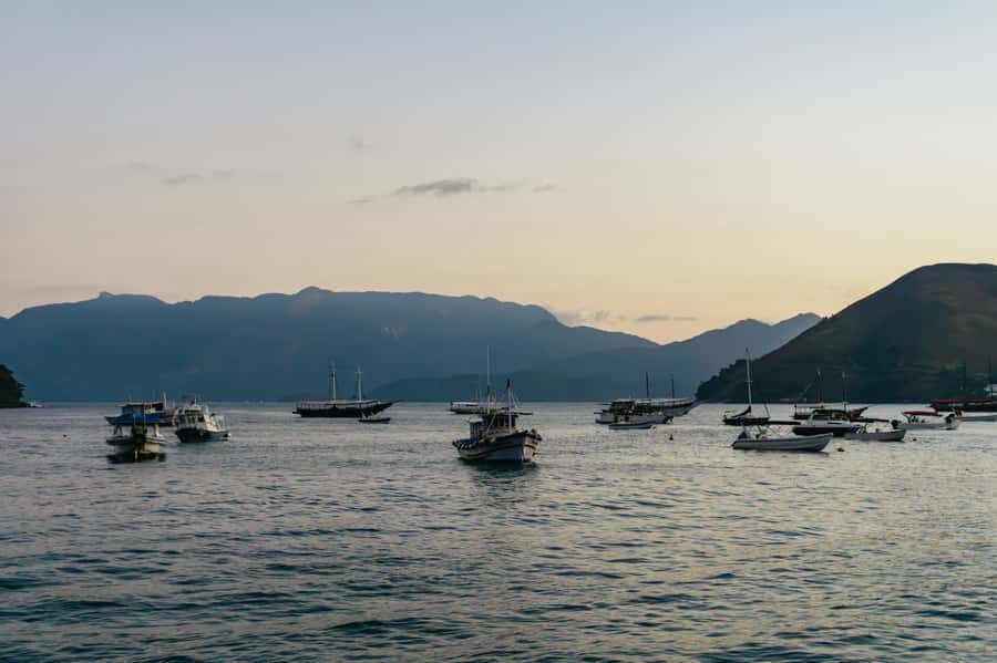 From Rio de Janeiro: Angra dos Reis Boat Trip with Lunch - The Rio morning: pickup math and bus time