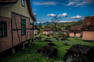 Germanic Route - Cultural and historical in Ilhota, Blumenau and Pomerode - Ilhota stop: underwear, beach energy, and a quick reset