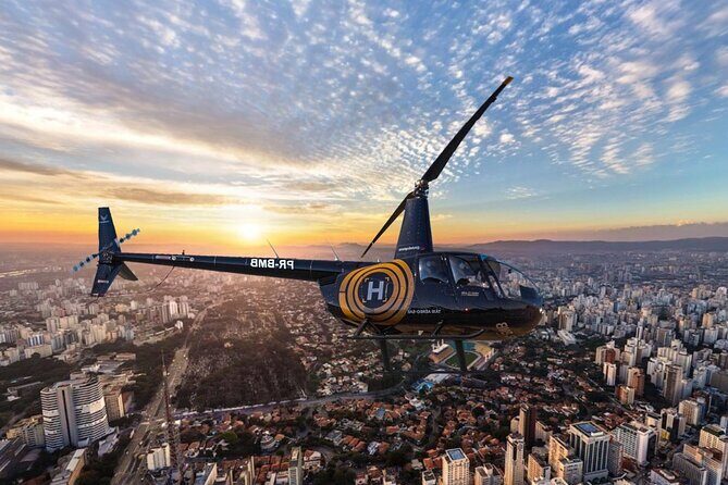 Helicopter Flight over São Paulo City - Flyovers that map São Paulo’s story in minutes