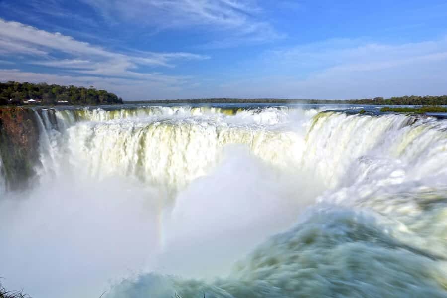 Iguazu Falls: 2-Day Argentinian and Brazilian Iguazu Falls - Day 1 on the Argentinian side: train access to the classic routes