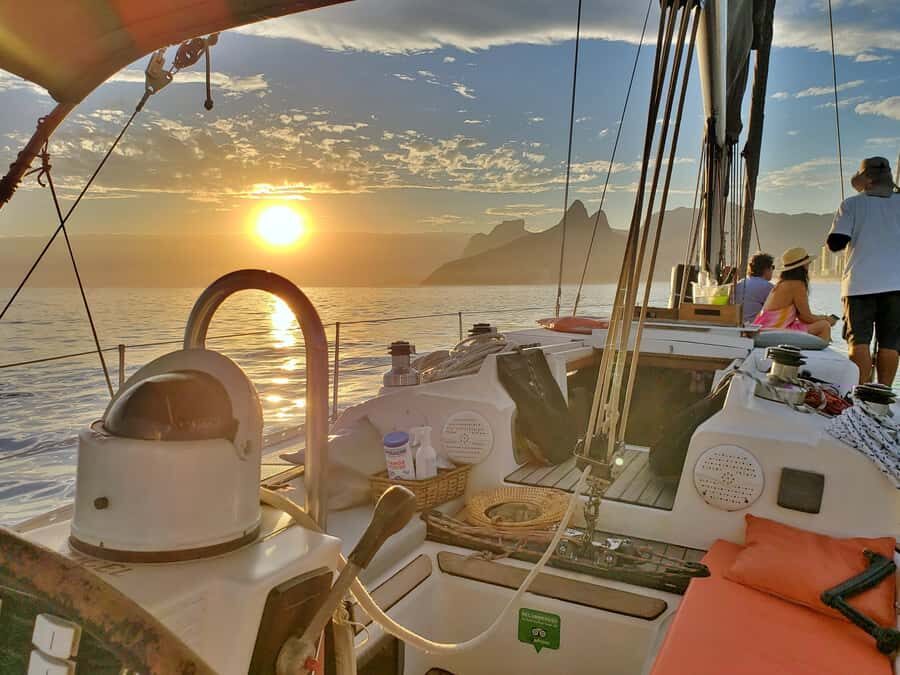 Rio de Janeiro: Guanabara Bay Sunset Sailing Tour & Drinks - The sailboat experience: smooth sailing in calmer Guanabara Bay