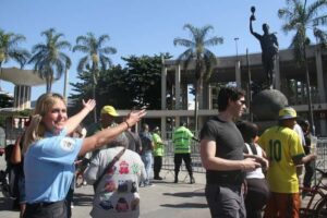 Rio de Janeiro: Rio's Icons Guided Tour with Tickets & Lunch - How hotel pickup and small-group size shape the day