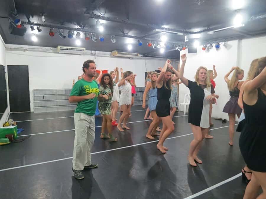 Rio de Janeiro: Samba Class and Samba Night Tour - Studio to Samba Venue: Transfers and Fast Entry Save Your Energy
