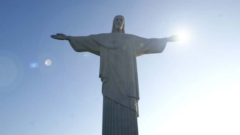 Rio: Maracanã Stadium & Christ the Redeemer by Rack Railway - Maracanã Stadium Outside-Only: Great Photos, Not a Full Tour