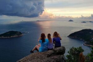 Sugarloaf Mountain Climbing Trail - The Upward Route: Trail, Rocky Shores, and Easy Climbs That Keep You Moving