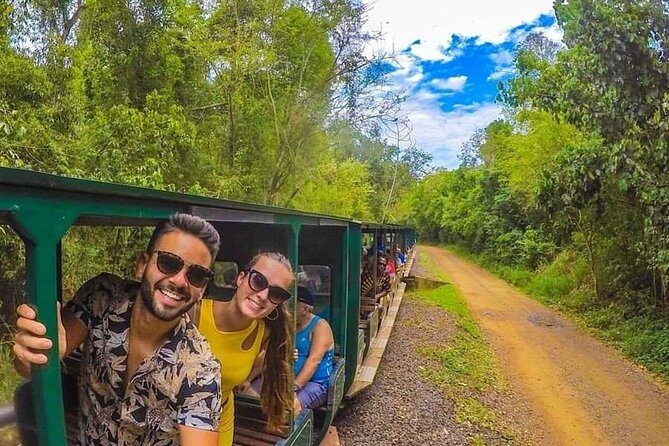 Tour Tour, We take the tour of the Argentina + Puerto Iguaçu Falls - Iguazú National Park on the Argentina Side: Getting Close to the Falls