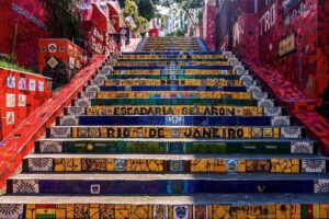 Walking tour of the bohemian neighborhoods of Santa Teresa and Lapa - Largo dos Guimarães: the heart of Santa Teresa’s street life